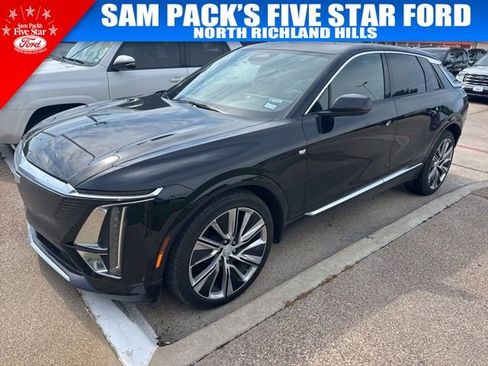 Used 2024 Cadillac Lyriq Luxury w/ LPO, Floor Liner Package AWD/4WD image 2