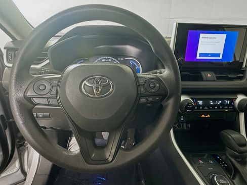 Used 2025 Toyota RAV4 XLE AWD/4WD image 15
