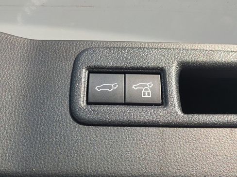 Used 2024 Toyota Venza Nightshade image 14