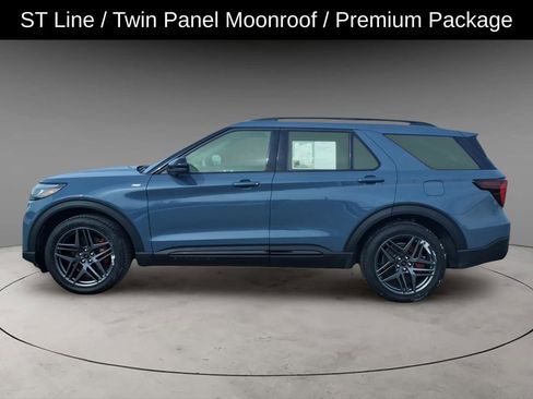 Used 2025 Ford Explorer ST-Line w/ Premium Package image 2
