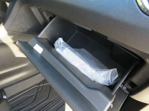 Used 2020 Chevrolet Equinox LT w/ LPO, Floor Liner Package image 39