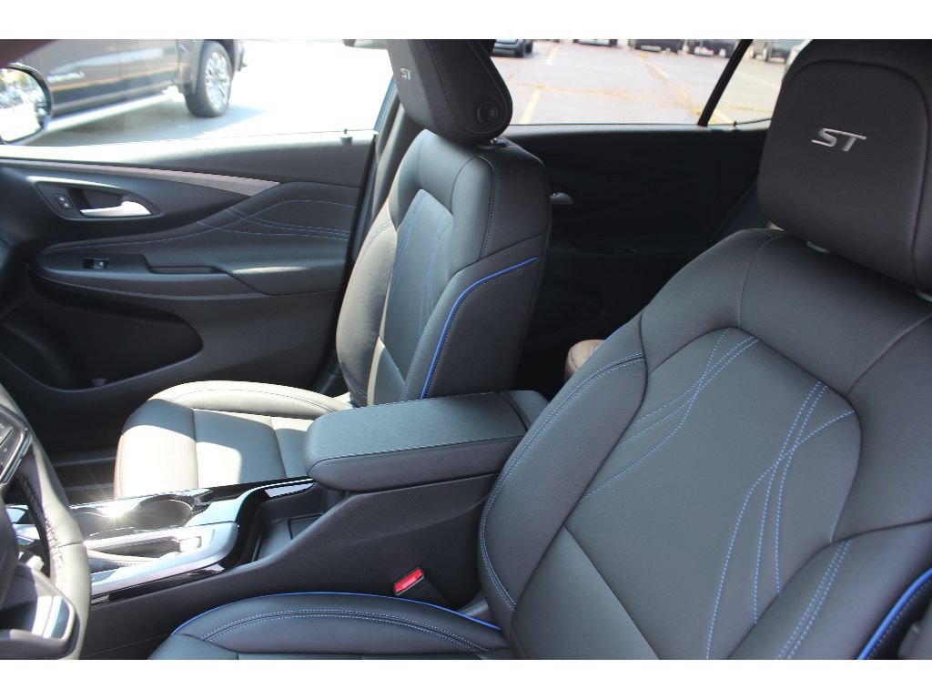 New 2026 Buick Envista Sport Touring w/ Convenience I Package FWD image 2