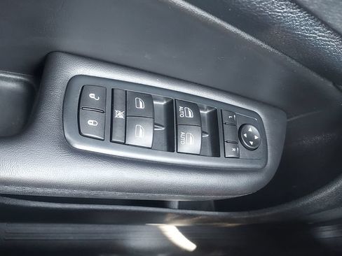 Used 2016 Chrysler 200 Limited FWD image 25