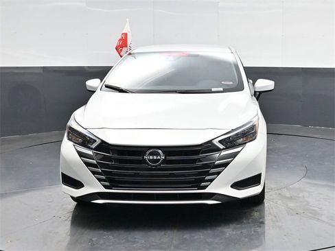 Used 2025 Nissan Versa SV w/ Trunk Package image 8