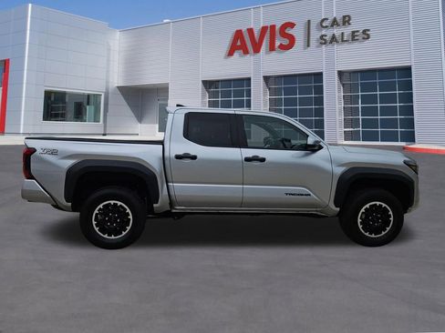 Used 2024 Toyota Tacoma TRD Off-Road AWD/4WD image 7