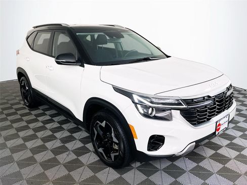 Certified 2025 Kia Seltos S FWD image 1