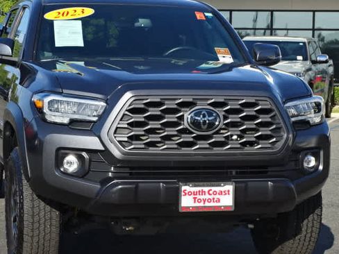 Certified 2023 Toyota Tacoma TRD Off-Road AWD/4WD image 4