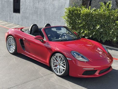 Used 2018 Porsche 718 Boxster S image 4