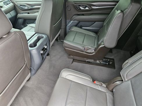 Used 2022 GMC Yukon XL Denali image 31