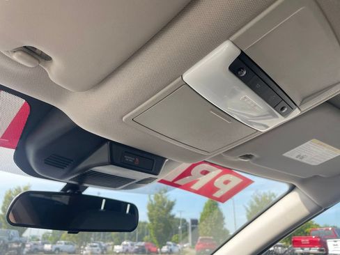 Used 2024 Nissan Rogue S AWD/4WD image 19