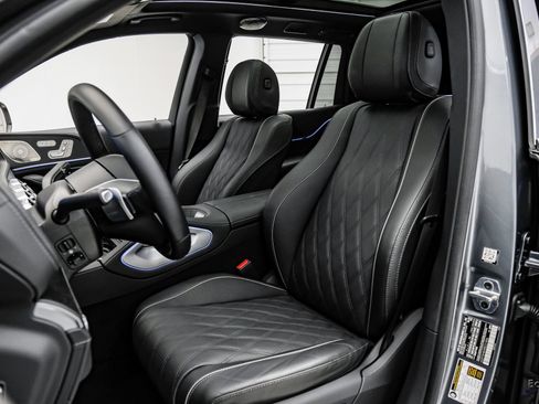 Used 2024 Mercedes-Benz Maybach GLS 600 4MATIC image 46