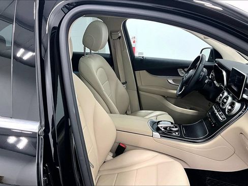 Used 2017 Mercedes-Benz GLC 300 4MATIC image 9