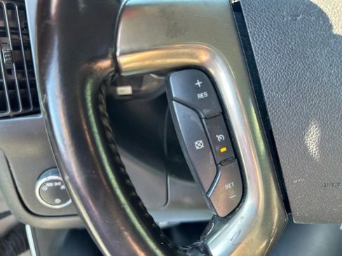 Used 2018 Chevrolet Express 2500 w/ Driver Convenience Package RWD image 22