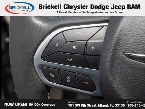 Used 2022 Chrysler Pacifica Touring-L image 30