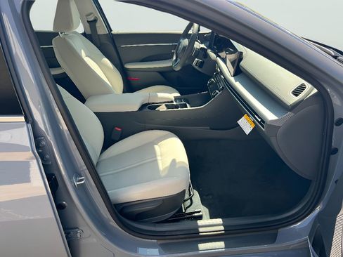 New 2026 Hyundai Sonata SEL FWD image 17
