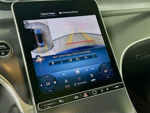 Used 2025 Mercedes-Benz GLC 300 4MATIC image 23