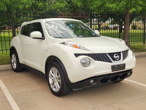 Used 2011 Nissan Juke SL FWD image 2