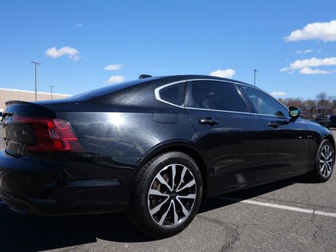 Used 2021 Volvo S90 T6 Momentum image 10