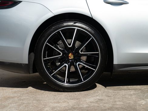 Used 2018 Porsche Panamera 4S image 36