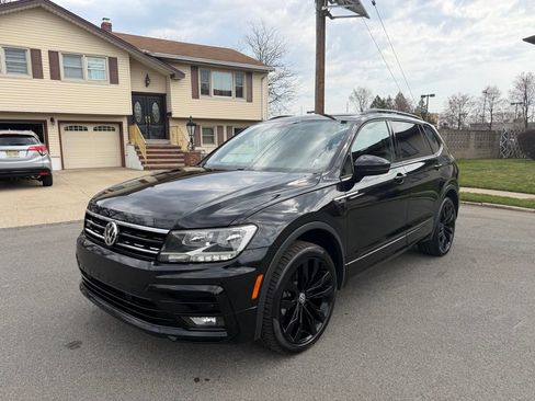 Used 2021 Volkswagen Tiguan SE R-Line AWD/4WD image 3