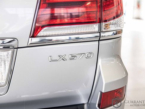 Used 2015 Lexus LX 570 4WD w/ Luxury Package image 14