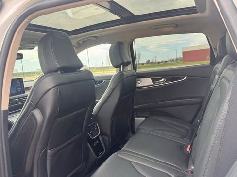 Used 2023 Lincoln Nautilus Reserve w/ Equipment Group 202A AWD/4WD image 34