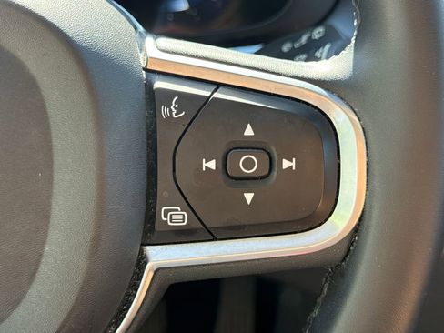 Used 2023 Volvo XC60 B5 Core FWD image 34