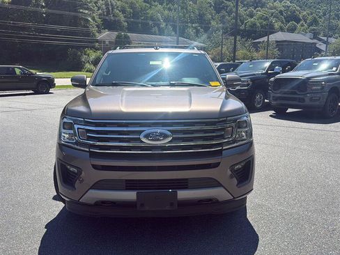Used 2019 Ford Expedition XLT w/ Equipment Group 202A AWD/4WD image 2
