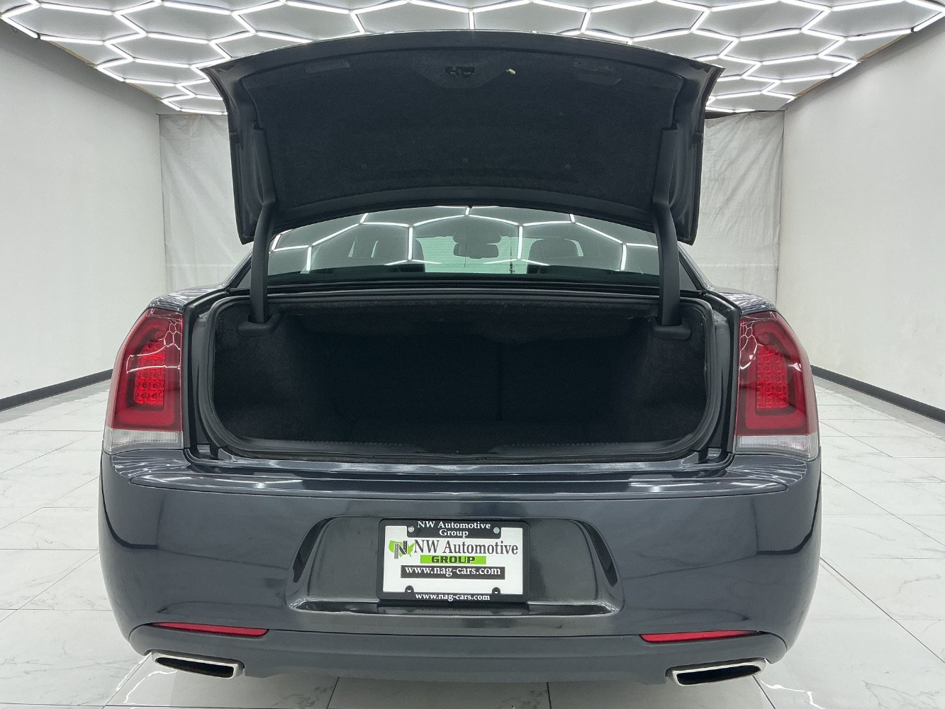 Used 2019 Chrysler 300 S AWD/4WD image 44