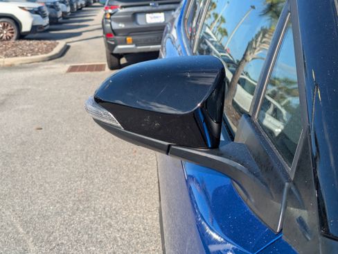 Used 2021 Toyota C-HR Limited image 12