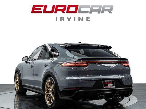 Used 2022 Porsche Cayenne Turbo GT AWD/4WD image 3