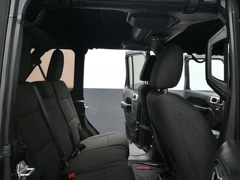 Used 2018 Jeep Wrangler Unlimited Sport S image 12