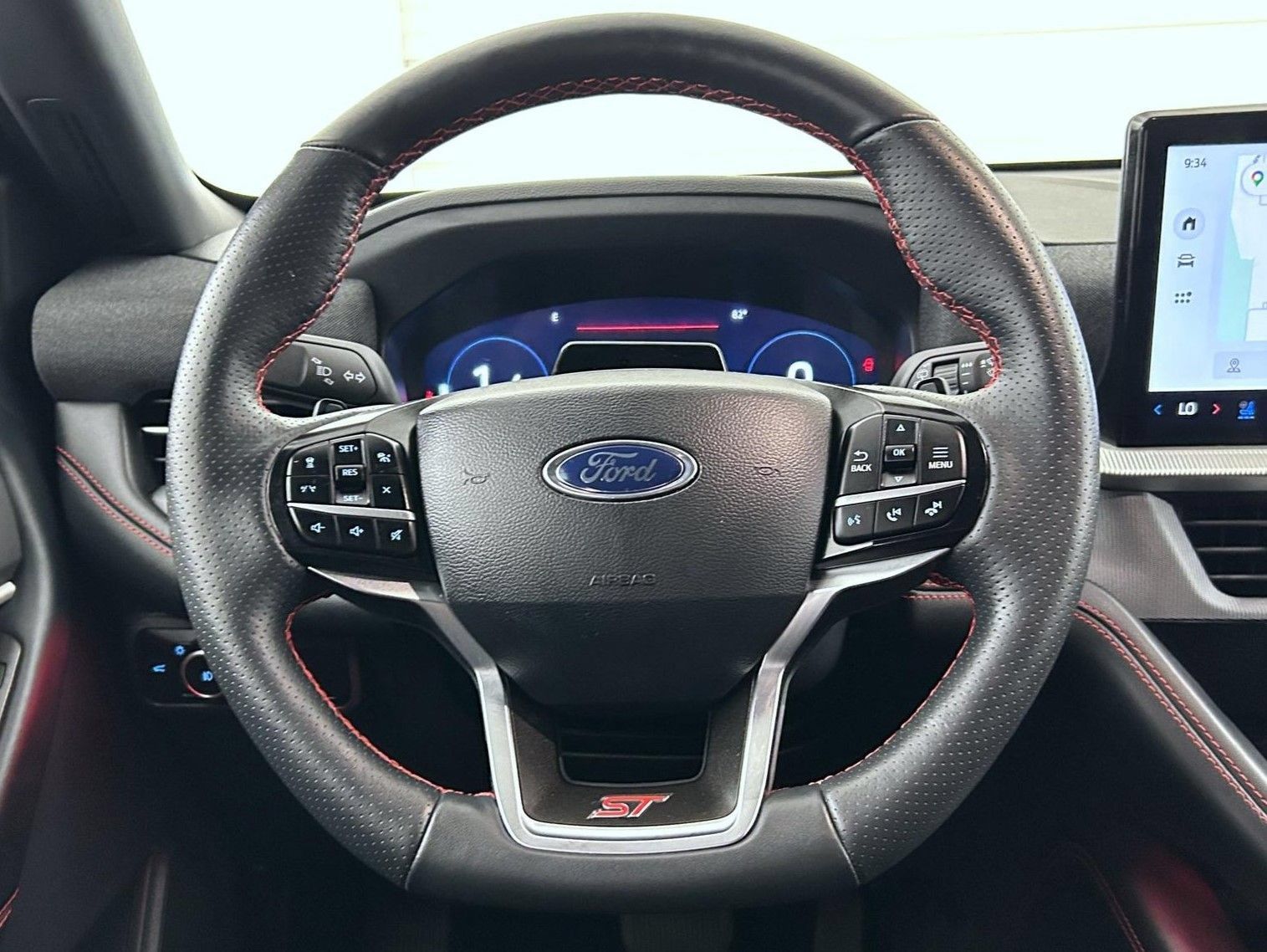 Used 2025 Ford Explorer ST AWD/4WD image 11
