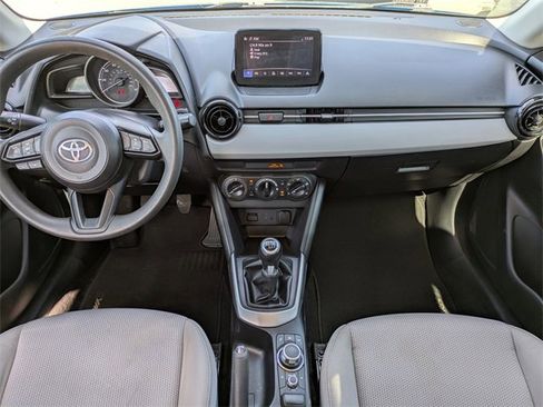 Used 2019 Toyota Yaris L image 14