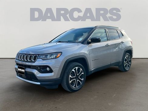 Used 2023 Jeep Compass Limited image 2