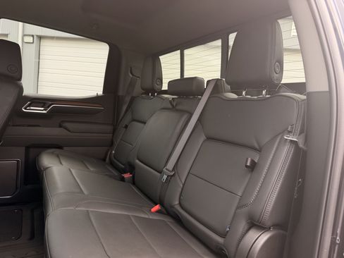 Used 2025 GMC Sierra 1500 Denali w/ Technology Package AWD/4WD image 28