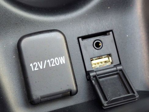 Used 2019 Toyota Prius LE image 29