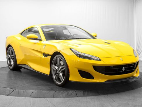 Used 2019 Ferrari Portofino RWD image 9