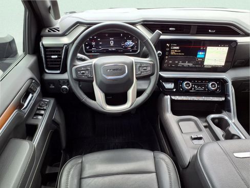 Used 2025 GMC Sierra 2500 Denali w/ Denali Reserve Package AWD/4WD image 7