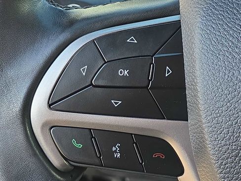 Used 2020 Jeep Grand Cherokee Laredo image 28