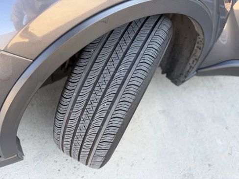 Used 2019 Toyota C-HR LE image 21