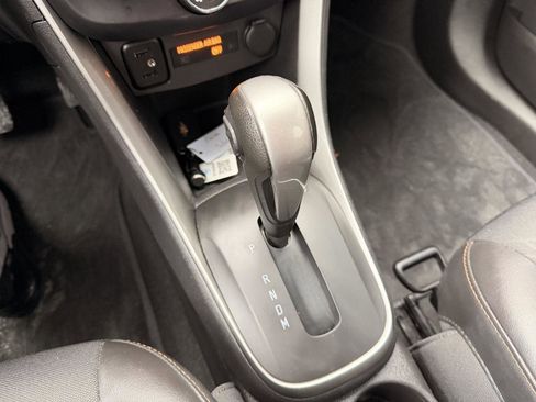 Used 2020 Chevrolet Trax LT w/ LT Convenience Package image 21