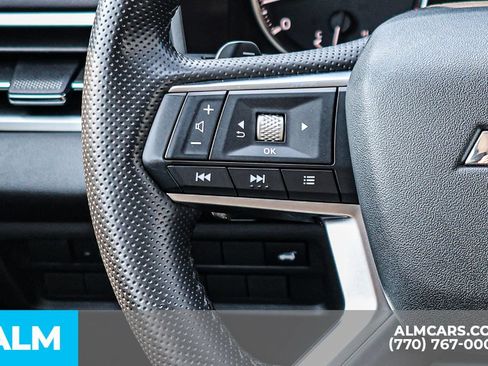 Used 2025 Mitsubishi Outlander SE FWD image 35