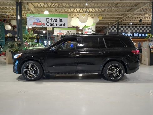 Used 2024 Mercedes-Benz GLS 450 4MATIC image 11