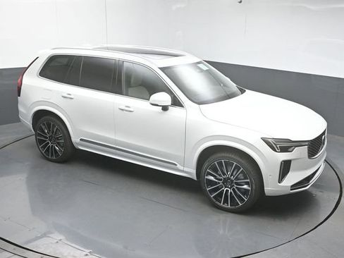 New 2026 Volvo XC90 B6 Plus w/ Protection Package Premier AWD/4WD image 42