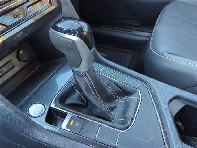 Used 2023 Volkswagen Tiguan SE R-Line FWD image 21