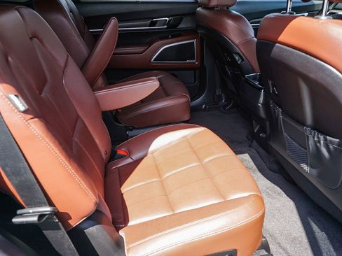 Certified 2024 Kia Telluride EX w/ EX Captain's Chair Package FWD image 14