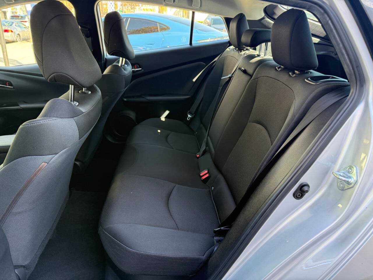 Used 2019 Toyota Prius L Eco FWD image 34