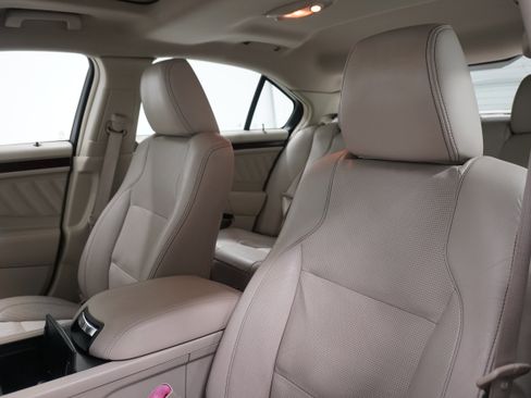 Used 2011 Ford Taurus Limited w/ 301A Rapid Spec Order Code image 9