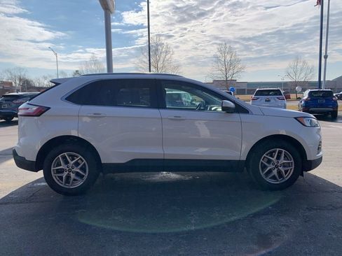 Used 2024 Ford Edge SEL w/ Convenience Package AWD/4WD image 2